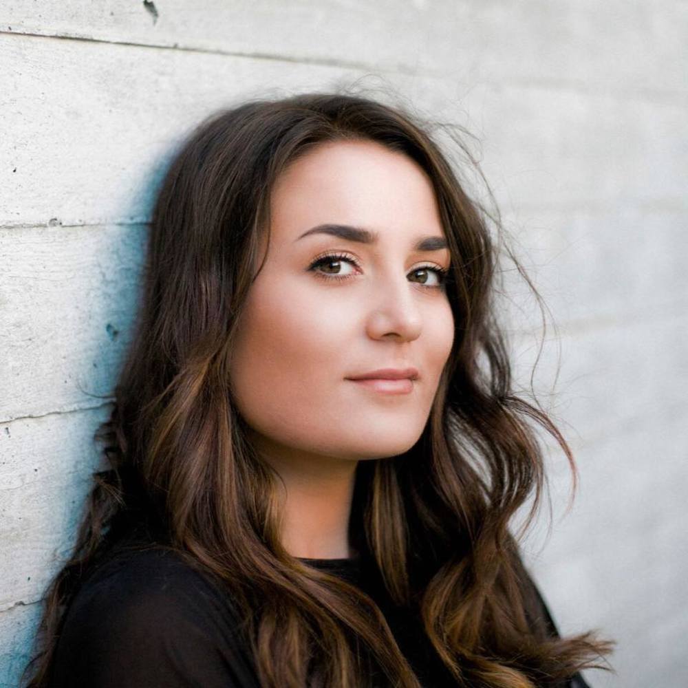 Meet your Posher, Daniela